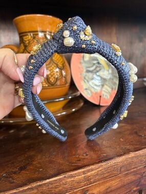 💙Lele Sadoughi💙

—NWOT, Slim Knotted Raffia Oasis Embellished Headband